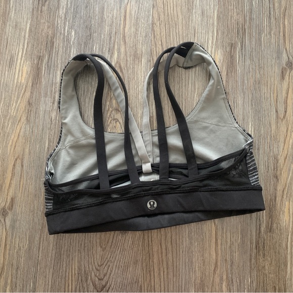 Lululemon Bra Size 4 - Picture 2 of 4